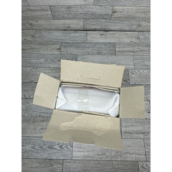 Honeywell T8602D 2000 Deluxe Programmable Thermostat Open Box - Picture 2 of 2